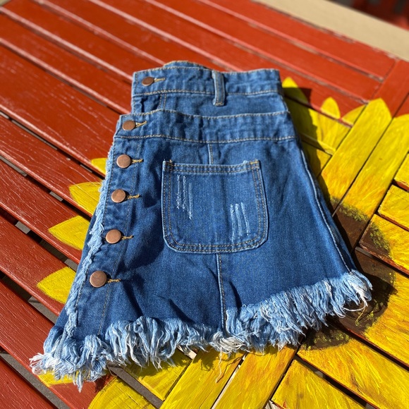 For sassy1950…SOLD🌼New jean short/skirt - Picture 8 of 16